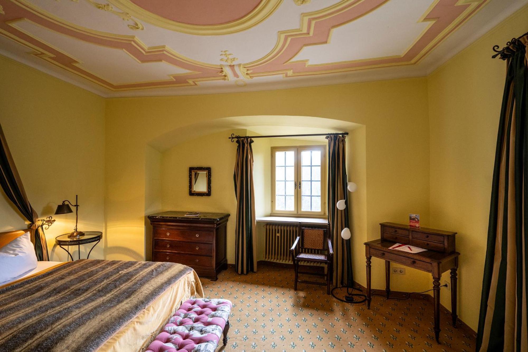 Burg Rabenstein Hotel Kirchahorn Room photo